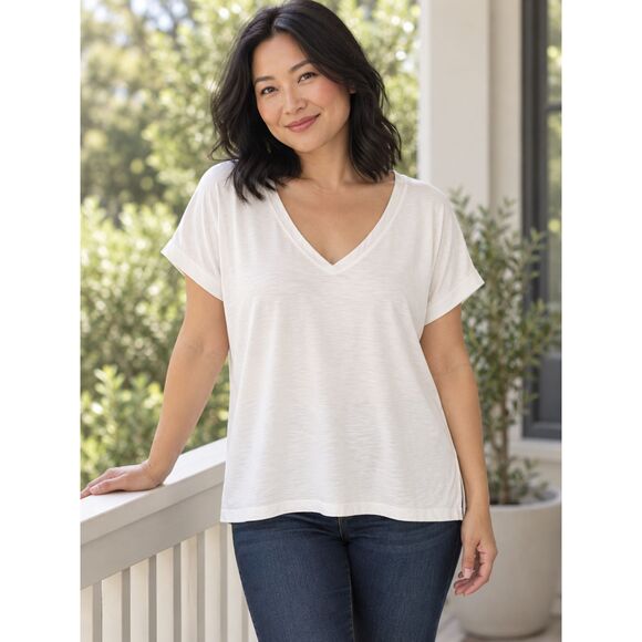 White House Black Market White V-Neck Short Sleeve Top