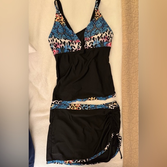 Black and Multicolor Swim Set