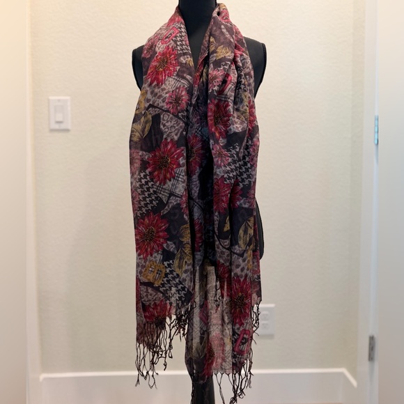 Floral Patterned Scarf with Fringe
